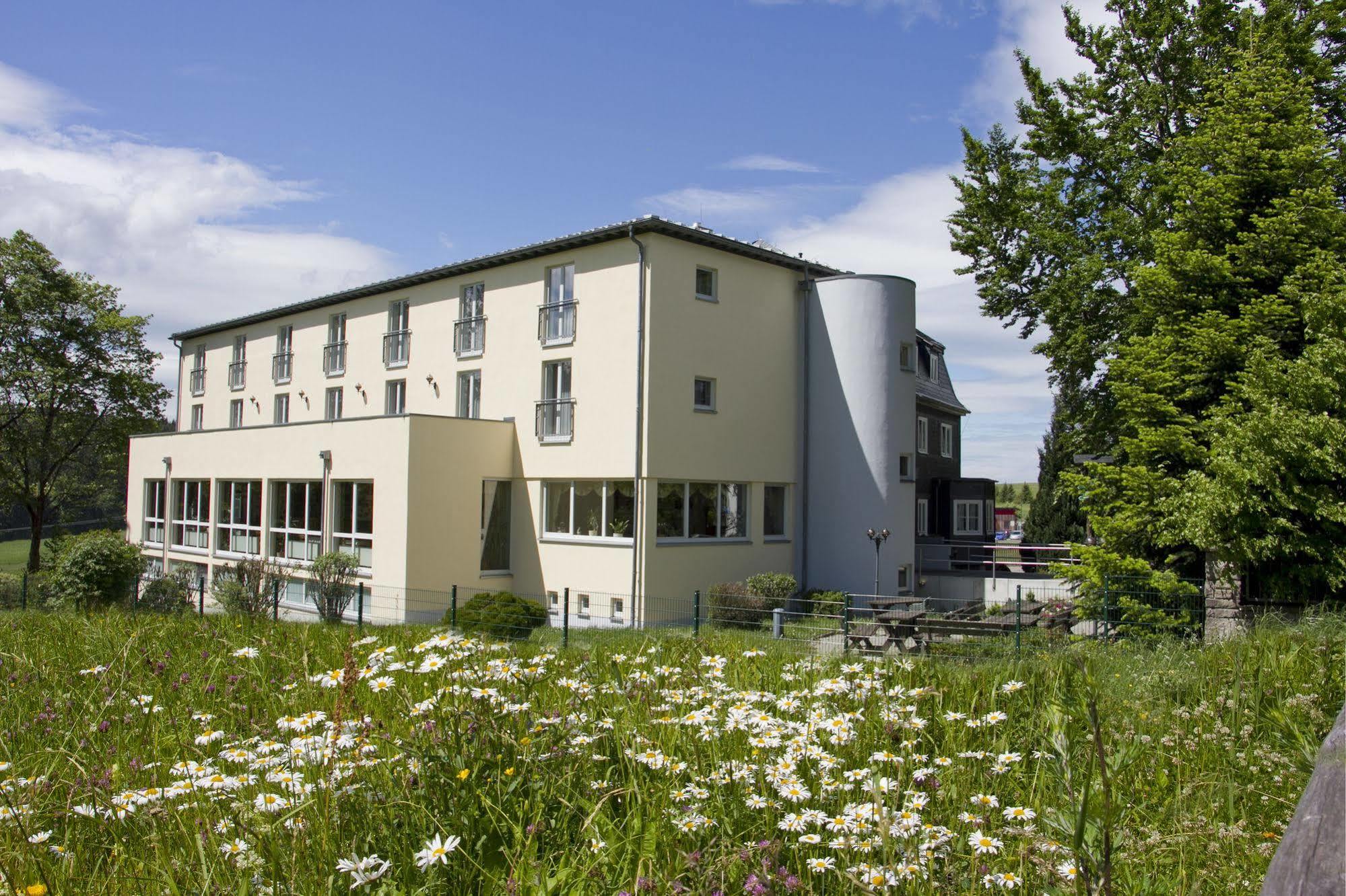Hotel Haus Oberland Masserberg Exterior foto